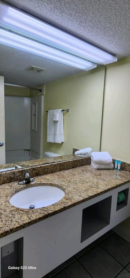 Oceanfront Efficiency T405 Lejlighed Myrtle Beach Eksteriør billede